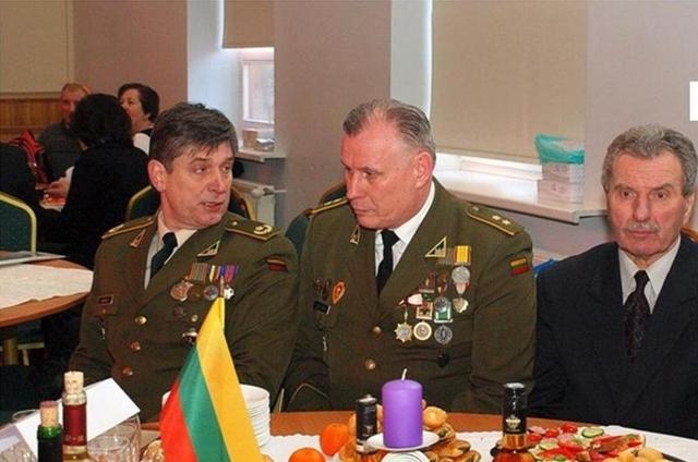 Piemiņas pasākums pie Roberta Mūrnieka atdusas vietas Mārupes kapos un atceres vakars par godu barikāžu 22. gadadienai