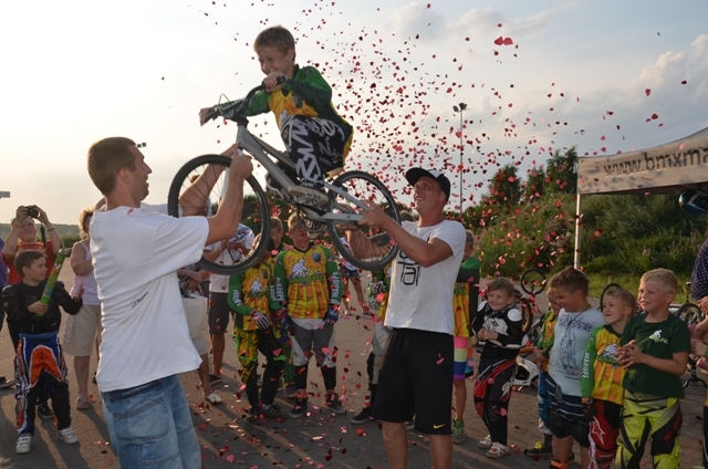 Mārupieši sveic BMX pasaules čempionu Emīlu Alleru, 28.07.2014.