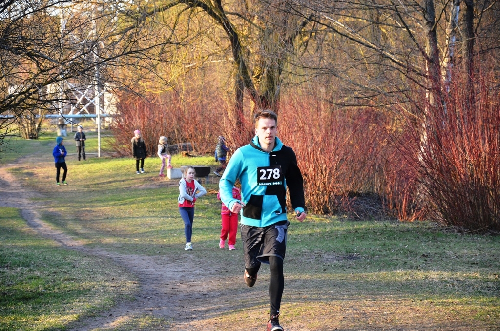 Pavasara krosa “Skrējiens apkārt Pavasara dīķim” 1.posms 12.04.2016.