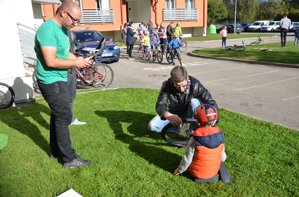 Atjaunotā skeitparka un uzstādīto velonovietņu atklāšana Jaunmārupē, 01.10.2016.
