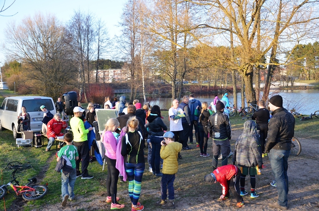 Pavasara krosa “Skrējiens apkārt Pavasara dīķim” 1.posms 12.04.2016.