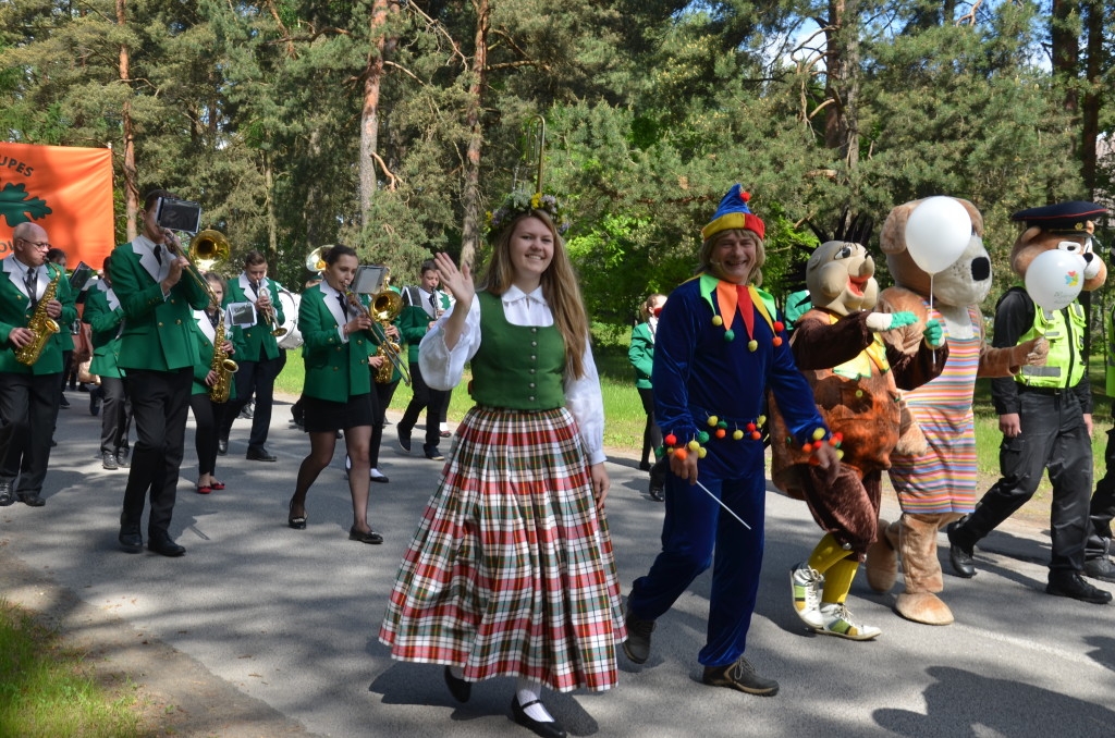 Bērnu un jauniešu svētki “Ar vasaru saujā”, 31.05.2015.