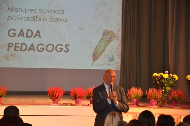 Balvas “Mārupes novada gada pedagogs 2015″ pasniegšana