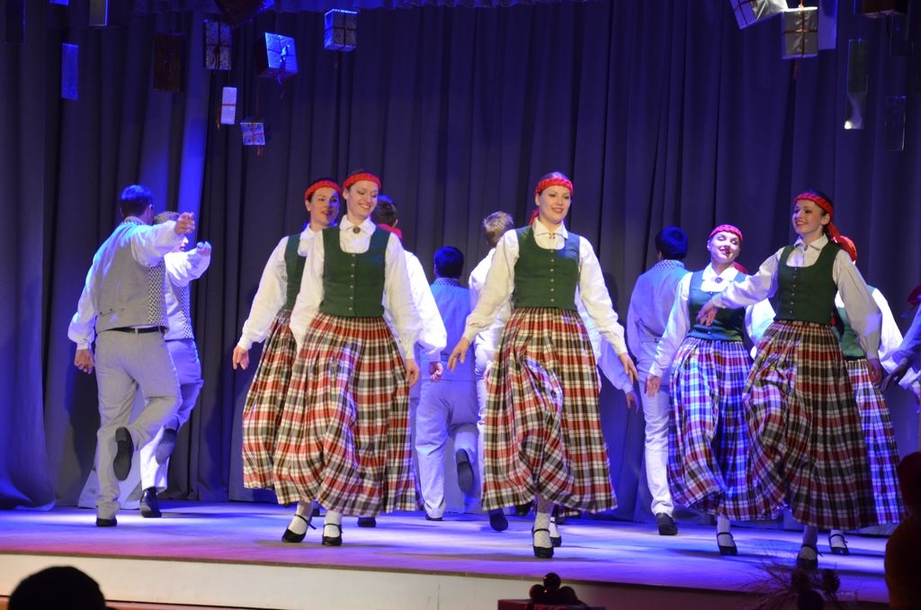 Tautas deju koncerts “Ziemas virpulī”, 12.12.2015.