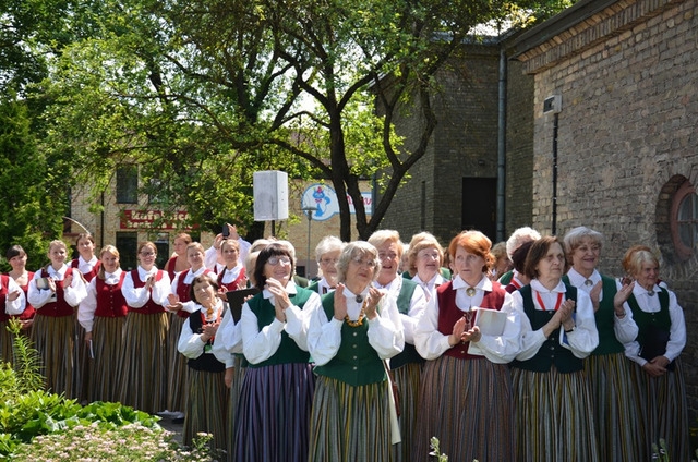 acelts Dziesmu un deju svētku karogs Mārupē! 30.06.2013.