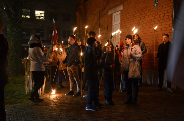 Lāčplēša dienas lāpu gājiens Mārupē, 11.11.2013.