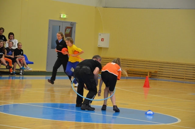Policijas – skolu sporta diena “Esi draugs!”, 27.11.2013.