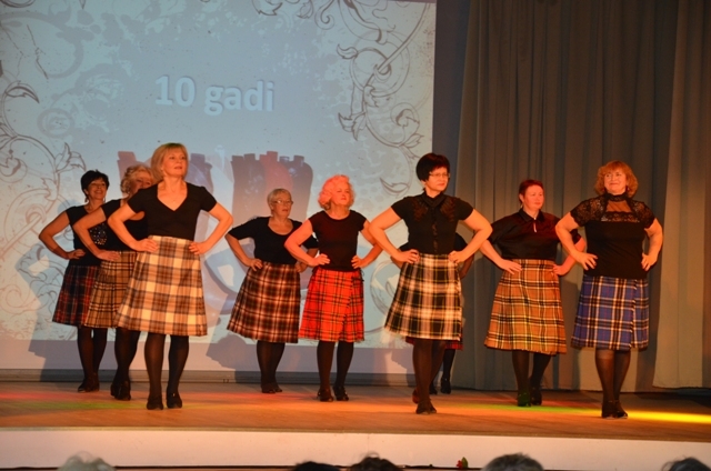 Senioru līnijdeju grupa “Vējiem līdzi” nosvin 10 gadu jubileju, 29.11.2014.