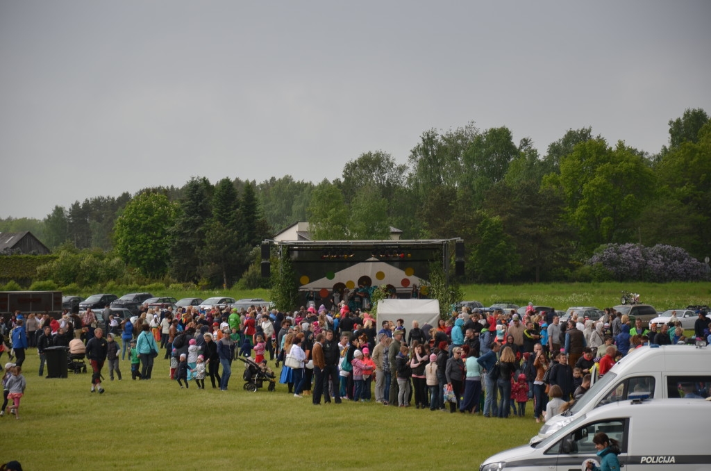 Bērnu un jauniešu svētki “Ar vasaru saujā”, 31.05.2015.