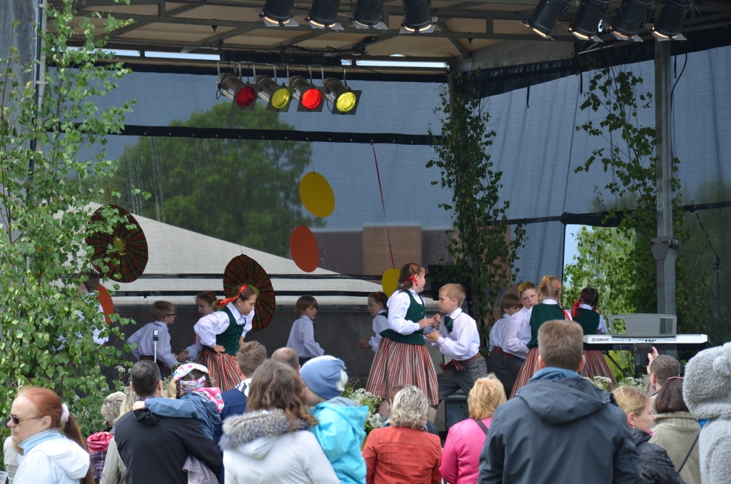 Bērnu un jauniešu svētki “Ar vasaru saujā”, 31.05.2015.