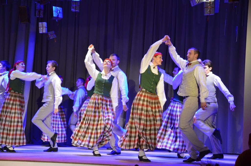 Tautas deju koncerts “Ziemas virpulī”, 12.12.2015.
