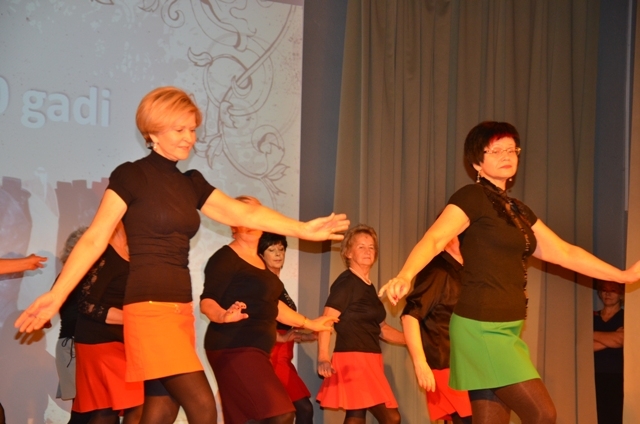 Senioru līnijdeju grupa “Vējiem līdzi” nosvin 10 gadu jubileju, 29.11.2014.