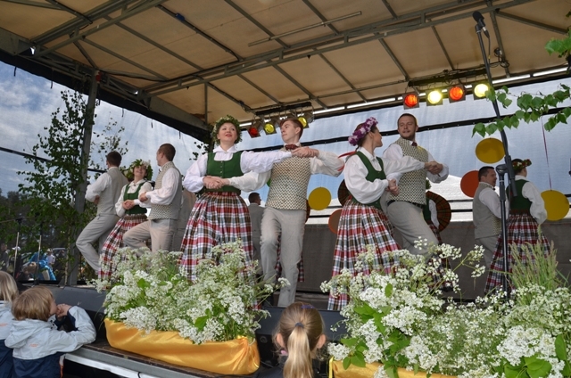Bērnu un jauniešu svētki “Ar vasaru saujā”, 31.05.2015.