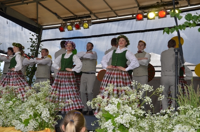 Bērnu un jauniešu svētki “Ar vasaru saujā”, 31.05.2015.