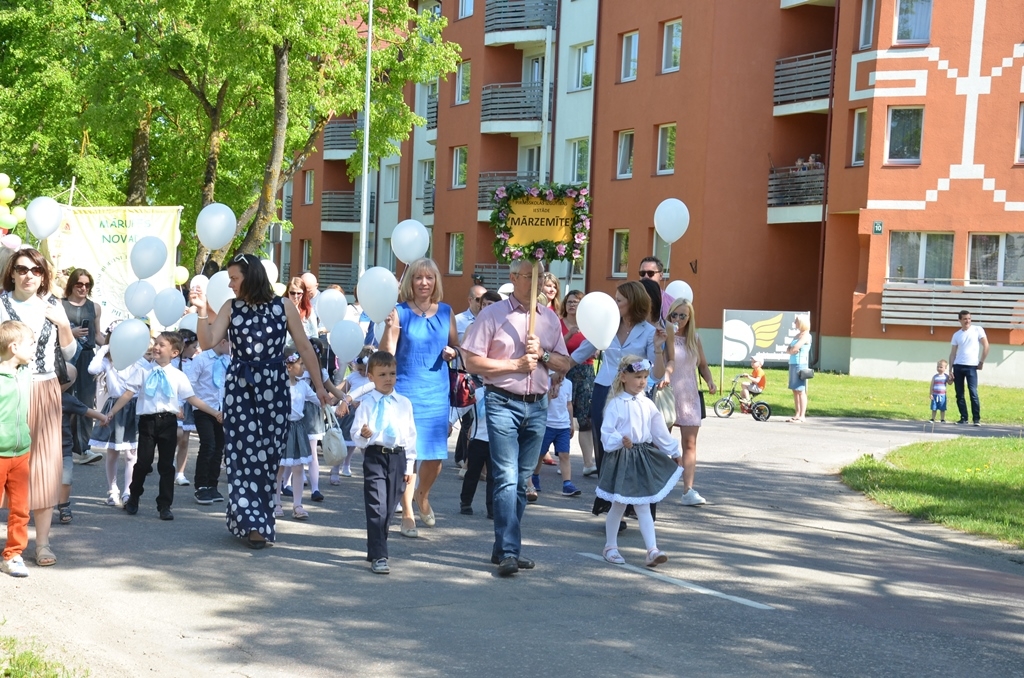 Bērnu un jauniešu svētki “Ar vasaru saujā” 2017