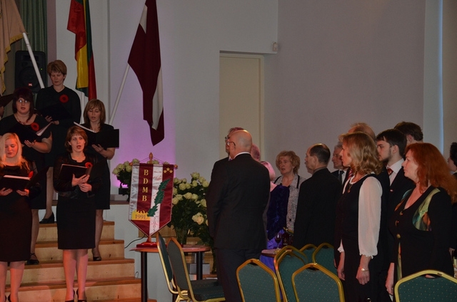 Piemiņas pasākums pie Roberta Mūrnieka atdusas vietas Mārupes kapos un atceres vakars par godu barikāžu 22. gadadienai
