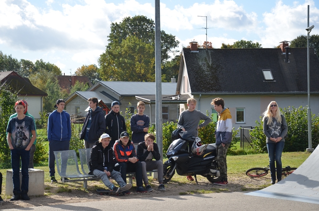 Atjaunotā skeitparka un uzstādīto velonovietņu atklāšana Jaunmārupē, 01.10.2016.