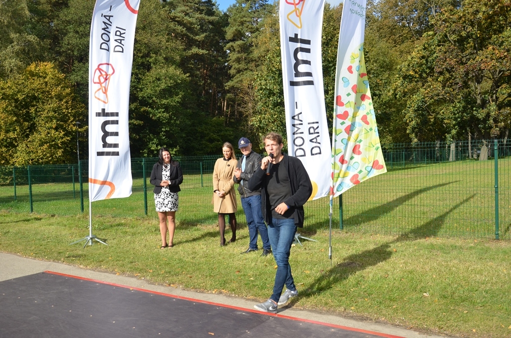 Atjaunotā skeitparka un uzstādīto velonovietņu atklāšana Jaunmārupē, 01.10.2016.