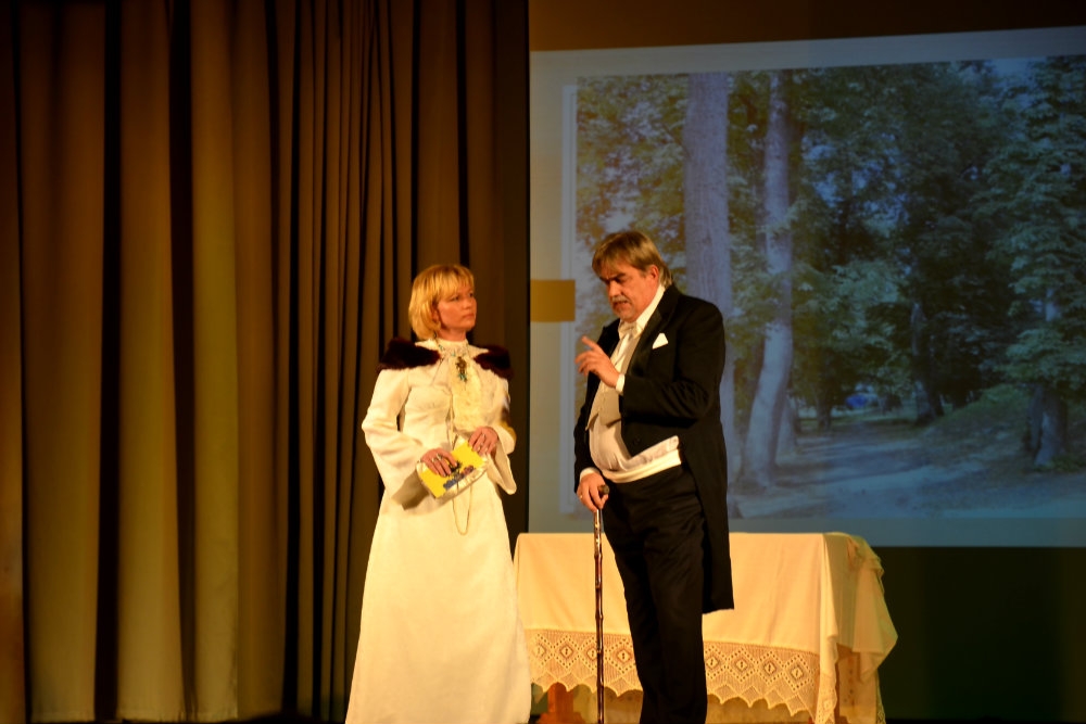 Mārupes Dāmu klubiņa izrāde “Pirms simts gadiem Bieriņmuižā” 17.11.2015.