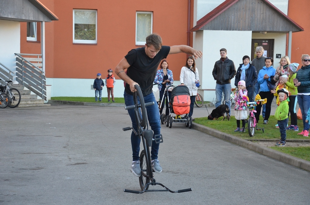 Atjaunotā skeitparka un uzstādīto velonovietņu atklāšana Jaunmārupē, 01.10.2016.