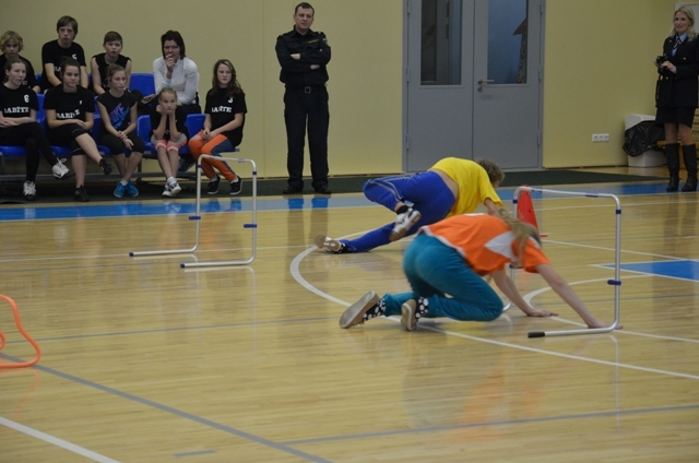 Policijas – skolu sporta diena “Esi draugs!”, 27.11.2013.