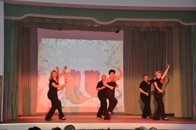 Senioru līnijdeju grupa “Vējiem līdzi” nosvin 10 gadu jubileju, 29.11.2014.
