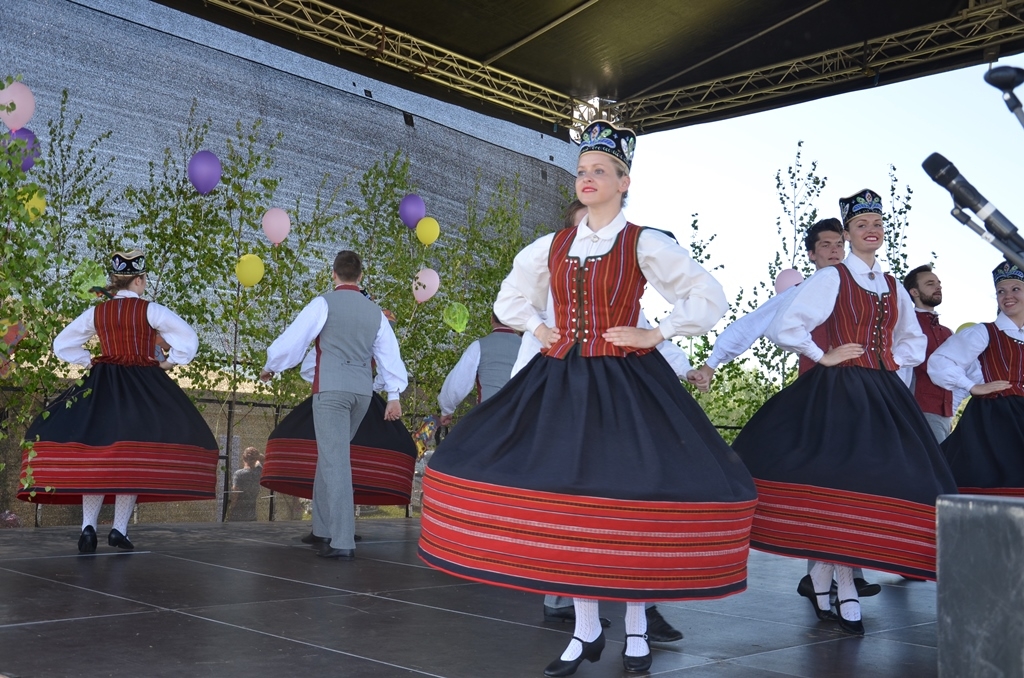 Bērnu un jauniešu svētki “Ar vasaru saujā” 2017