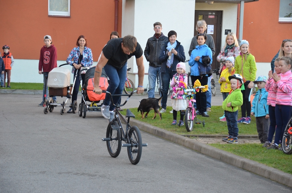 Atjaunotā skeitparka un uzstādīto velonovietņu atklāšana Jaunmārupē, 01.10.2016.