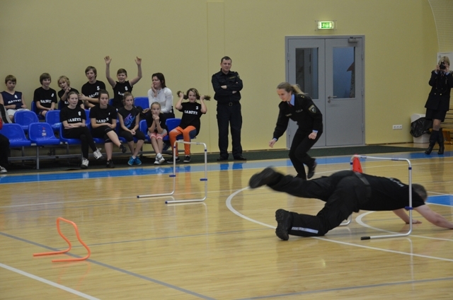 Policijas – skolu sporta diena “Esi draugs!”, 27.11.2013.