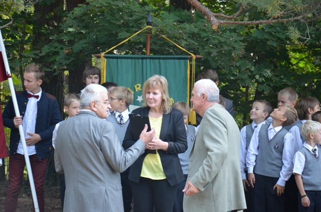 Pieminekļa atklāšana pirmās neatkarīgās Latvijas armijas karavīru godināšanai, 10.09.2013.