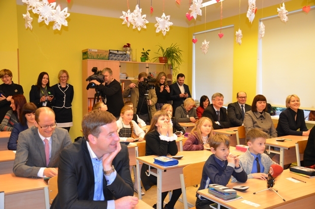 Finanšu eksperti pārbauda savas zināšanas Mārupes pamatskolā, 12.02.2014.
