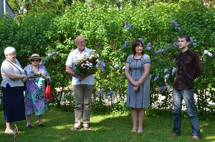 Mārupieši stāda ozolu Likteņdārzā, 20.05.2014.