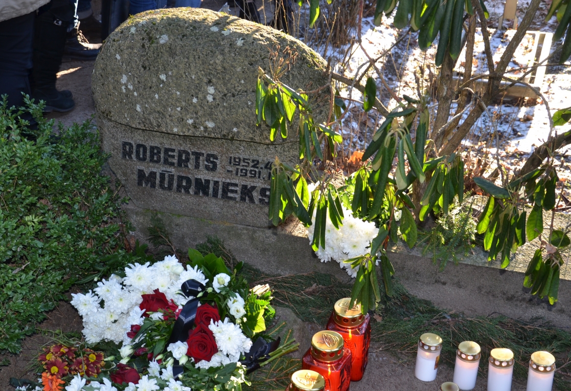 Roberta Mūrnieka kapa vieta
