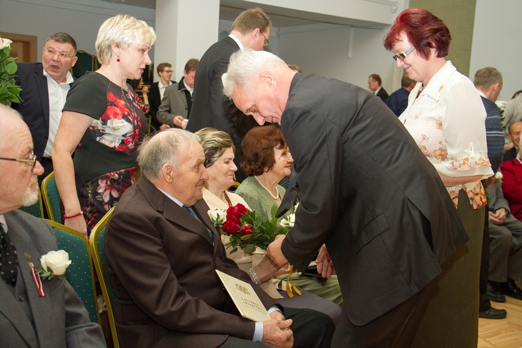  Zelta kāzu pāri