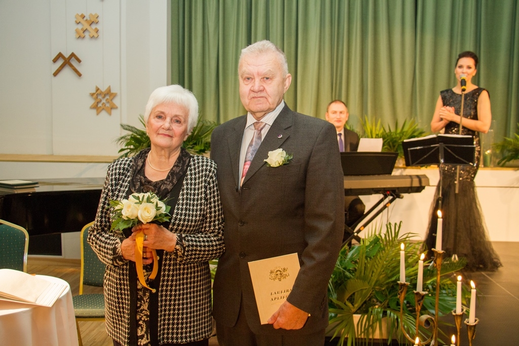  Zelta kāzu pāri