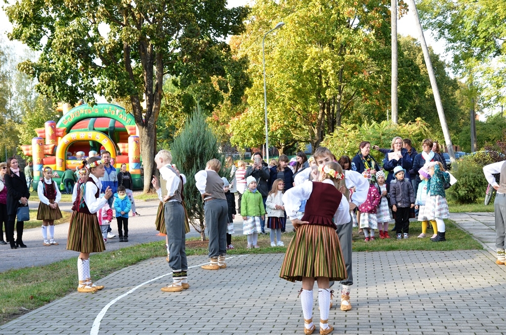 Dienas centra “Tīraine” 10 gadu jubilejas svinības, 01.10.2018.Dienas centra “Tīraine” 10 gadu jubilejas svinības, 01.10.2018.