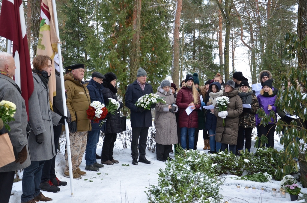 Barikāžu laika upuru piemiņas brīdis Mārupes kapos, 16.01.2019.