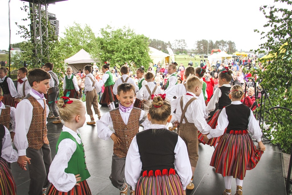 Bērnu un jauniešu svētki "Ar vasaru saujā", 26.05.2019.