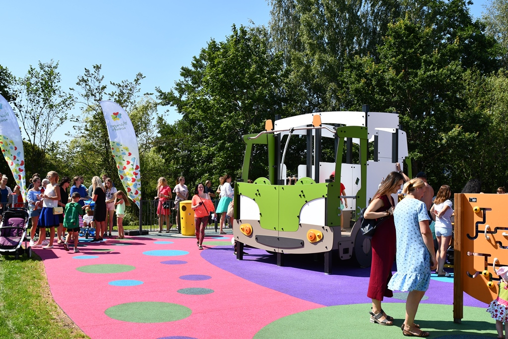 Bērnu rotaļu laukuma "Ūdensrozes" atklāšana Jaunmārupē, 25.07.2019.