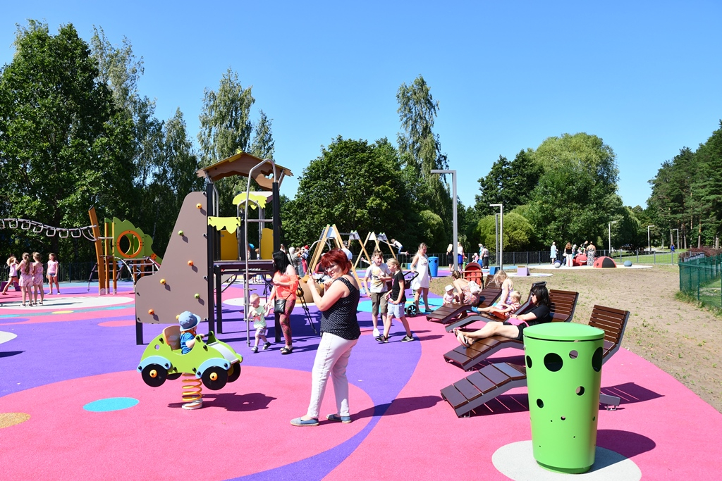 Bērnu rotaļu laukuma "Ūdensrozes" atklāšana Jaunmārupē, 25.07.2019.