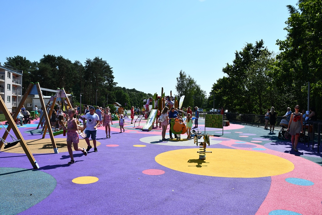 Bērnu rotaļu laukuma "Ūdensrozes" atklāšana Jaunmārupē, 25.07.2019.