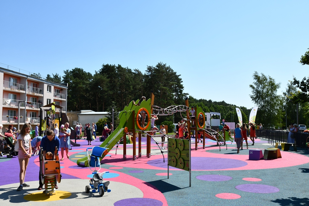 Bērnu rotaļu laukuma "Ūdensrozes" atklāšana Jaunmārupē, 25.07.2019.