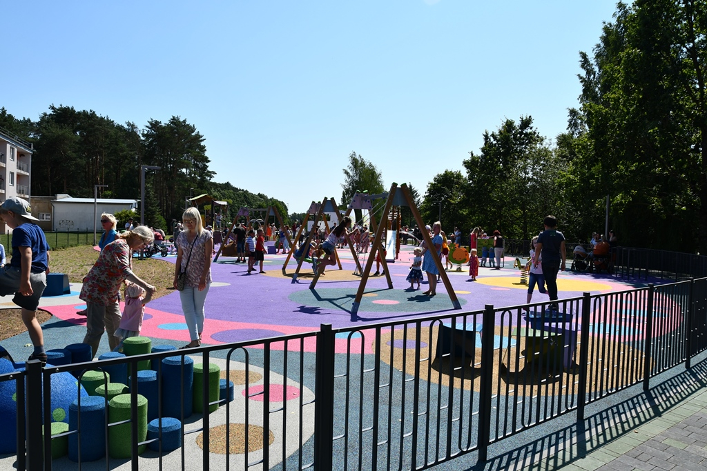 Bērnu rotaļu laukuma "Ūdensrozes" atklāšana Jaunmārupē, 25.07.2019.