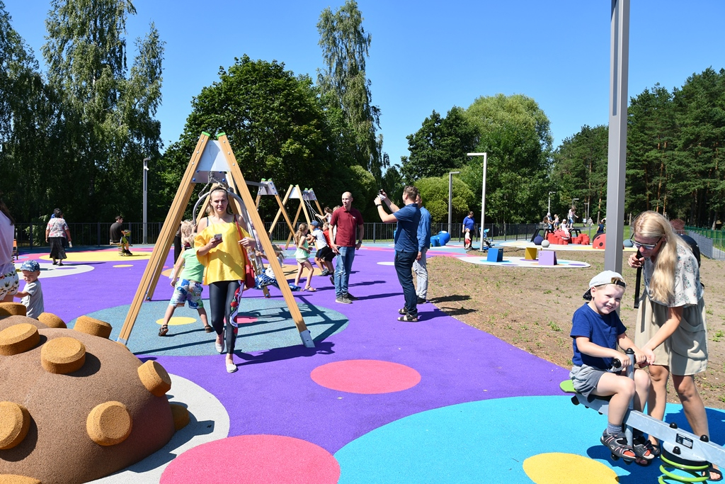 Bērnu rotaļu laukuma "Ūdensrozes" atklāšana Jaunmārupē, 25.07.2019.