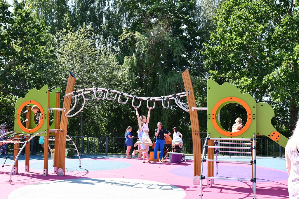 Bērnu rotaļu laukuma "Ūdensrozes" atklāšana Jaunmārupē, 25.07.2019.