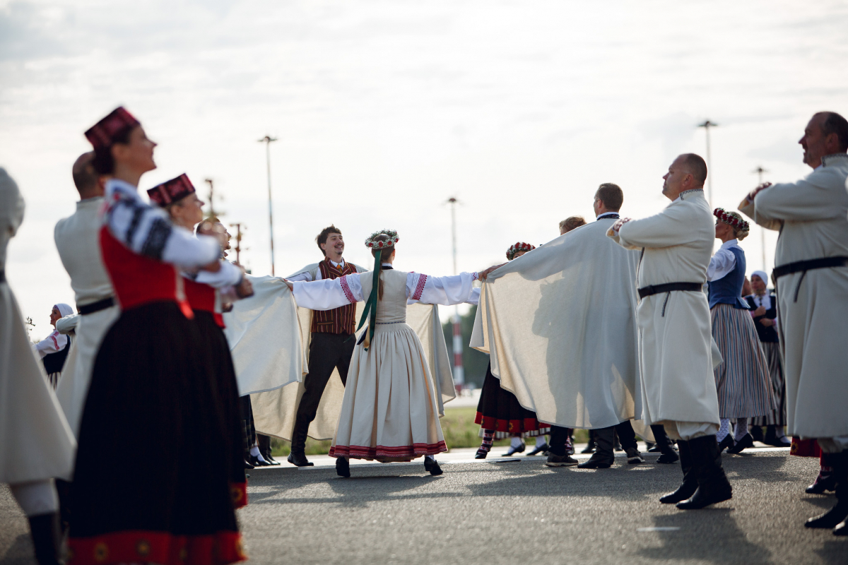 Baltijas ceļam 30, Gatves deja uz lidostas skrejceļa, 23.08.2019