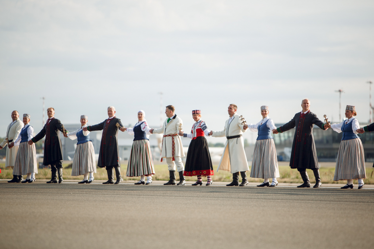 Baltijas ceļam 30, Gatves deja uz lidostas skrejceļa, 23.08.2019