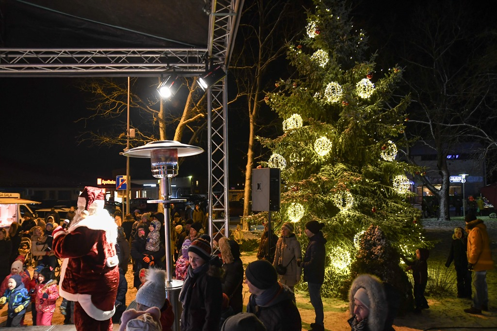 Mārupes novada Ziemassvētku tirdziņš un Svētku egles iedegšana, 01.12.2019.