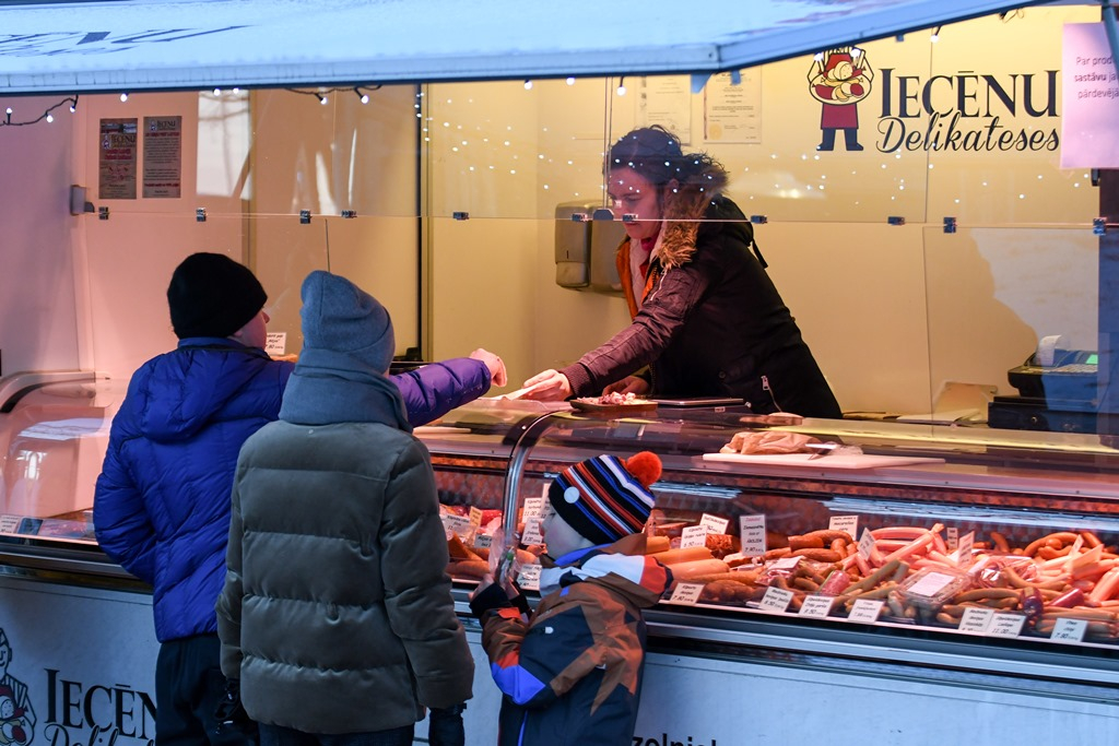 Mārupes novada Ziemassvētku tirdziņš un Svētku egles iedegšana, 01.12.2019.