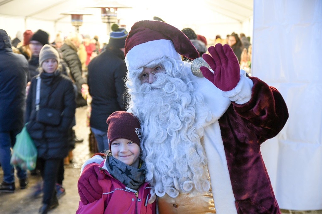 Mārupes novada Ziemassvētku tirdziņš un Svētku egles iedegšana, 01.12.2019.